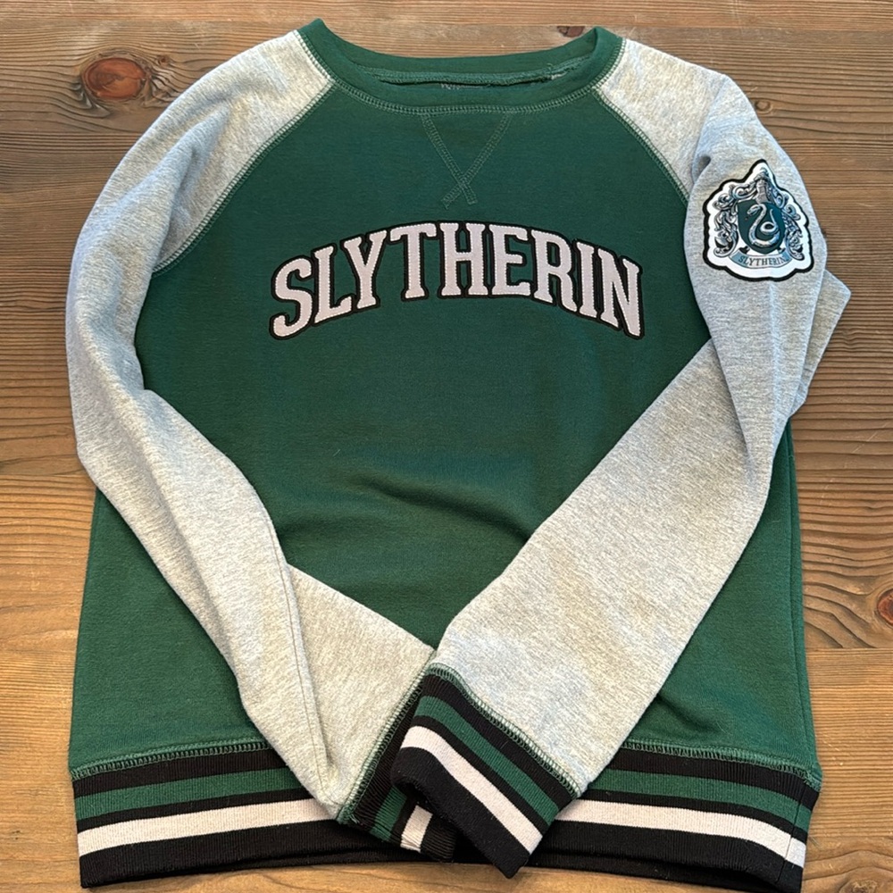 Kids Harry Potter Universal Studios Slytherin Pullover Medium